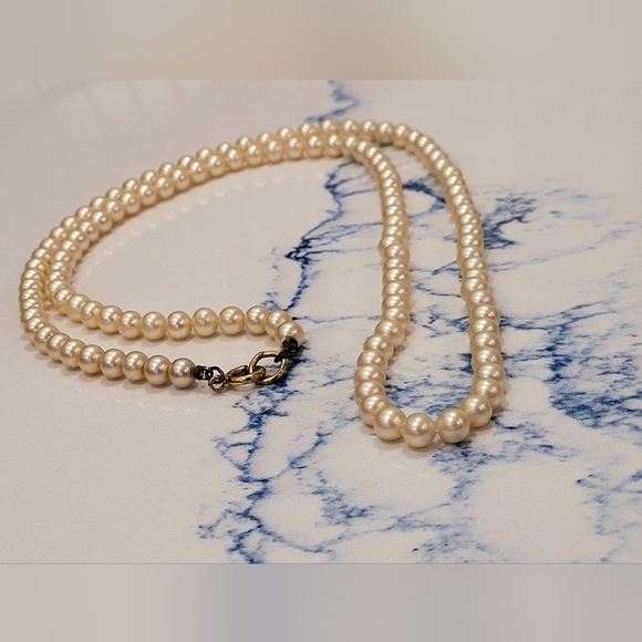 Vintage Pearl Necklace - Picture 9 of 12